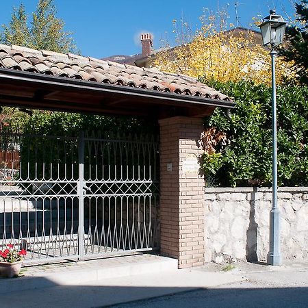 Appartamenti De Sanctis Villetta Barrea Exterior foto